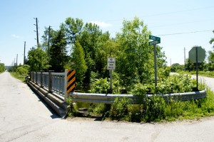 Just a couple of kilometres from Dufferin's northern terminus is the intersection of King & Dufferin Streets. This one is a little quieter than its southerly counterpart.