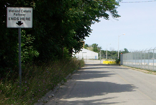The Welland Canals Parkway ends abruptly The Welland Canals Parkway ends abruptly