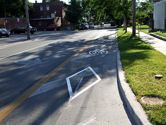 Chester Hill bike lane, now with extra stencilly goodness.