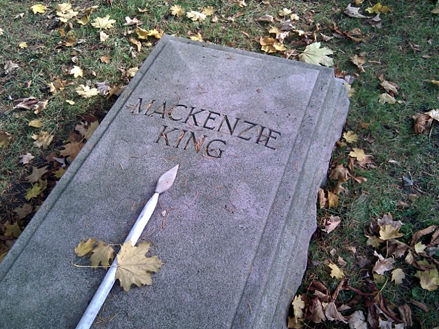 Mackenzie King, broke again