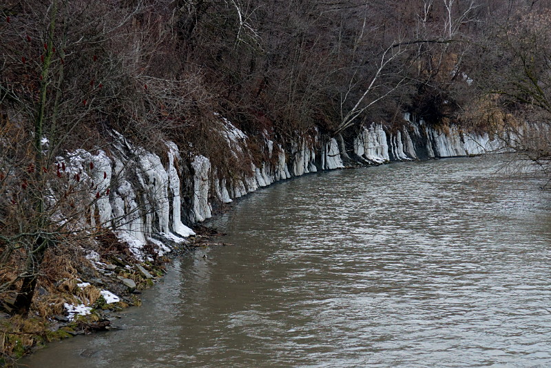 Ice curtain around the Don River