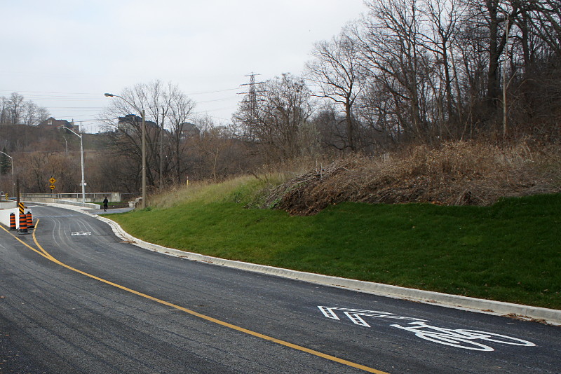 Sharrows on Pottery Road