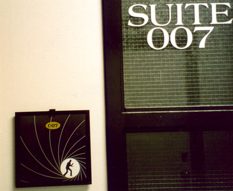 Suite 007