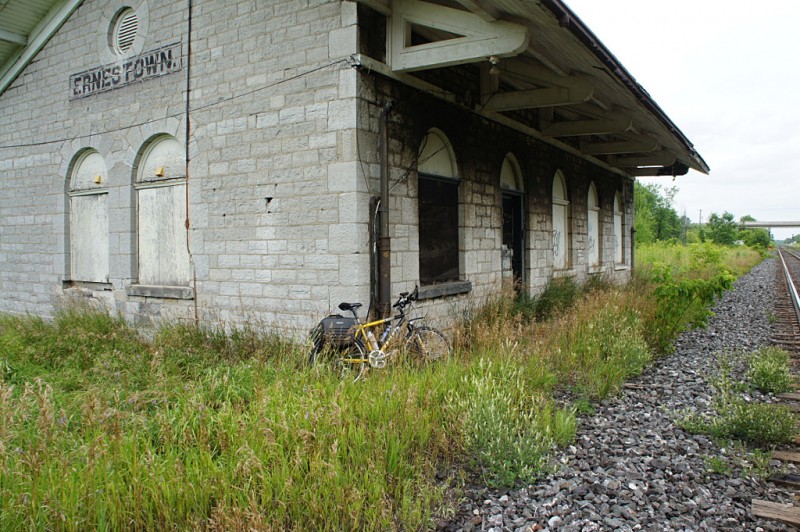 Ernestown train station